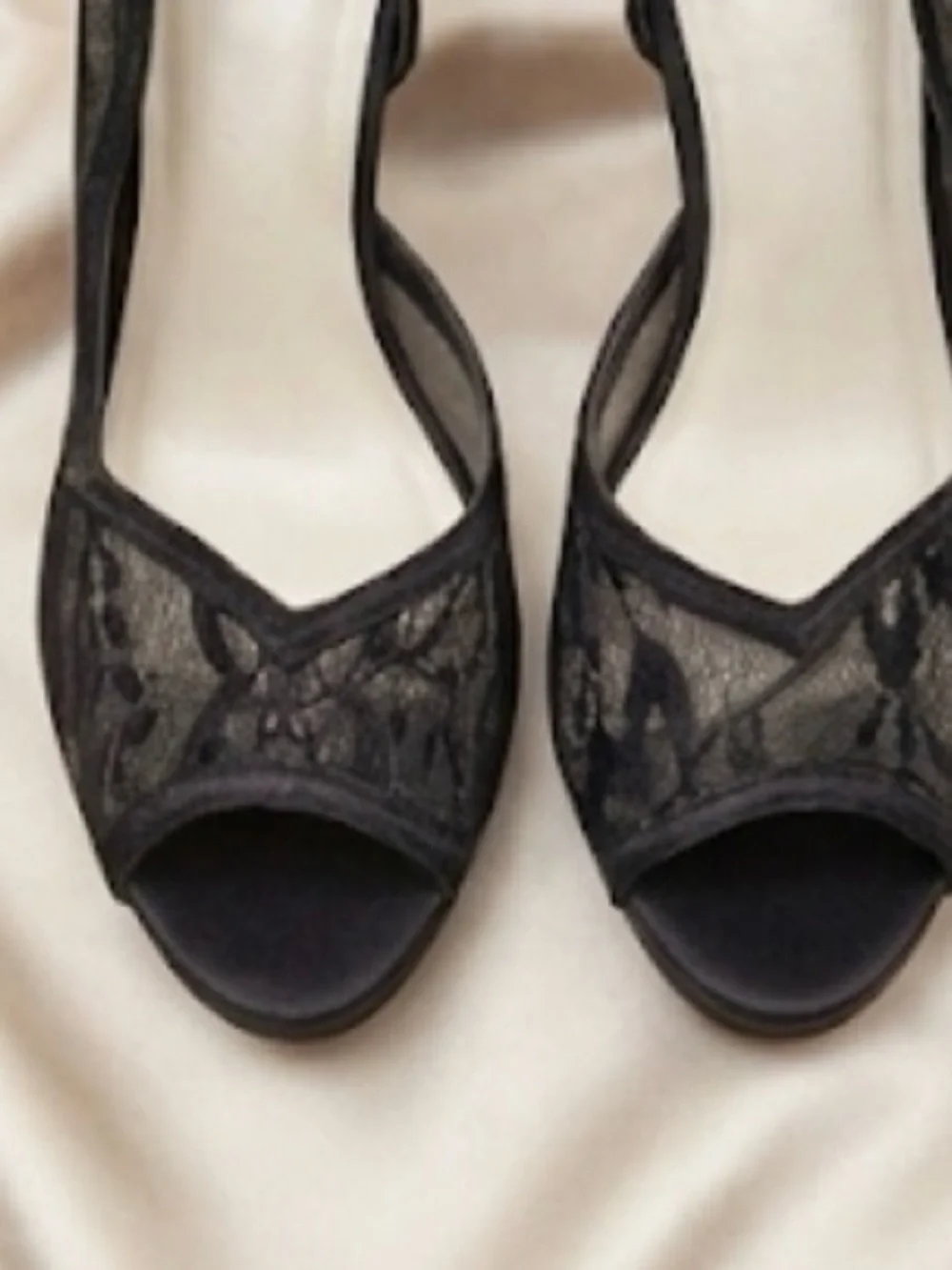 Vintage deadstock Coach and Four Elegant Black Lace Satin Peep Toe  9.5 NWT